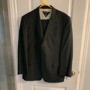 Men’s Tommy Hilfiger suit